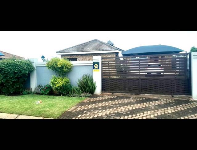 3 BEDROOM HOUSE FOR SALE IN ZUURBULT
